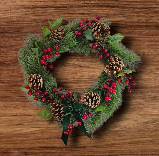 Classic Pine & Berry Christmas Wreath - Green